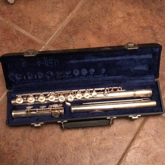 Flute - Picture 1 of 4
